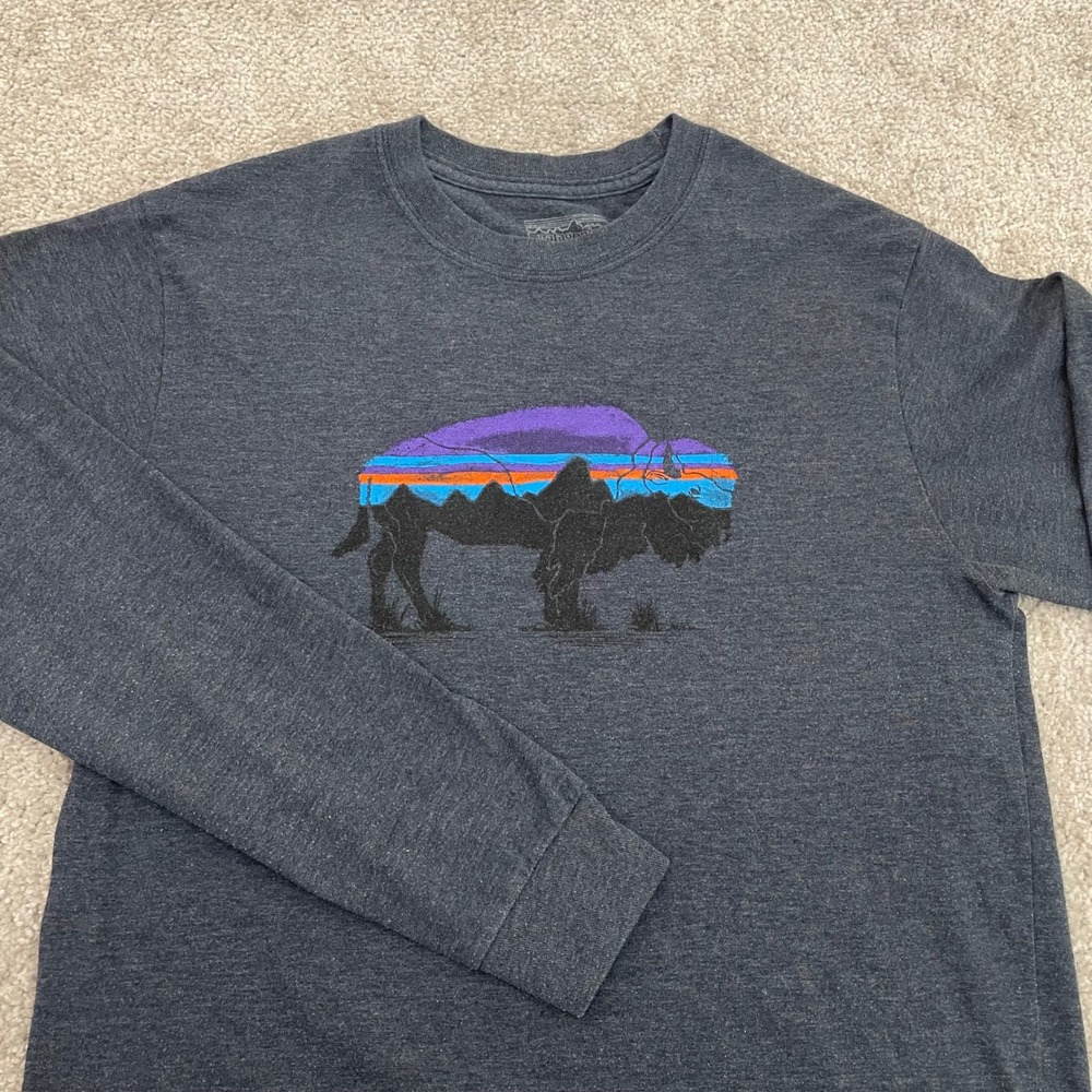 Patagonia Mens Long Sleeve T Shirt Mens Extra Small Navy Bison Graphic Nature